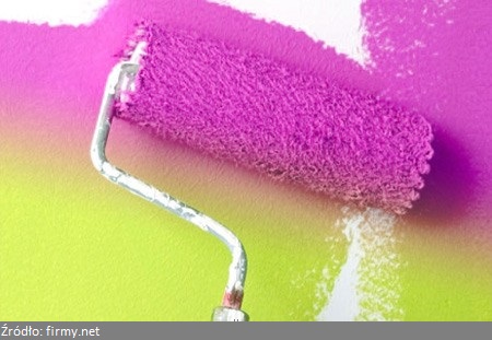 Szczególnie ważne jest to, jeśli ma to być farba odporna na wilgoć, czyli farba do łazienki oraz specjalna farba do kuchni. W salonie i sypialni istotne jest, aby była to farba zmywalna, która często opisywana jest jako farba do pokoju. Na rynku mamy różne rodzaje farb i warto rozpoznać ile kosztują farby lateksowe. Malowanie farbami lateksowymi nie różni się od malowania farbami akrylowymi. Malowanie ścian jak również malowanie sufitów wymaga doboru odpowiednich materiałów, czyli należy wybrać farby akrylowe lub farby lateksowe. Wiele osób zastanawia się jaka farba do ścian będzie najlepsza, czy będzie to farba lateksowa czy akrylowa.